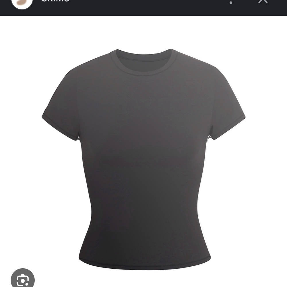 SKIMS Fits Everybody Short sleeve T shirt in black Size Small